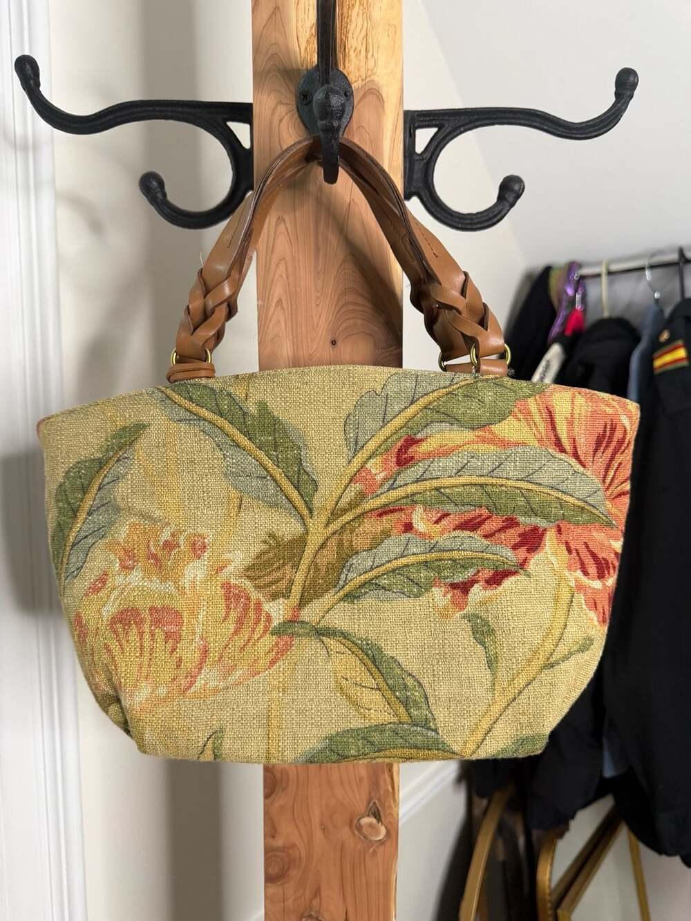 Vintage Fossil Floral Tapestry Handbag with Braided Leather Handles. - Picture 2 of 6